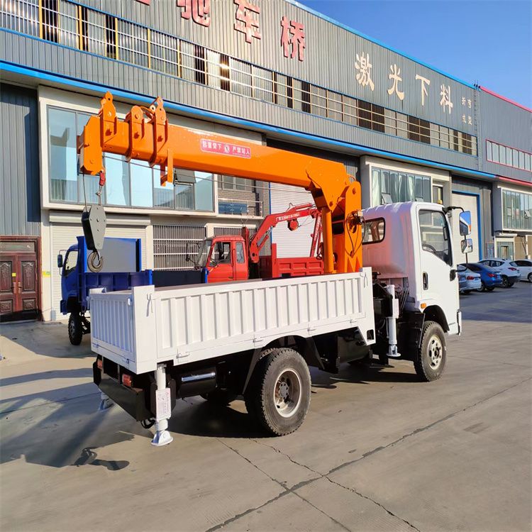 怒江傈僳族自治州三轮随车吊定制 农用改装机自备吊中瑞长期出售